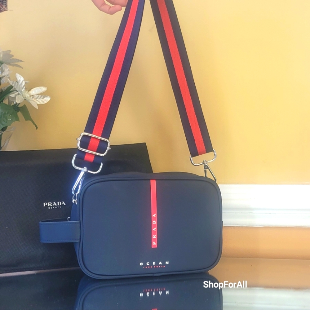 🥳 Host Pick 💥💥Prada Blue and Red Crossbody Bag